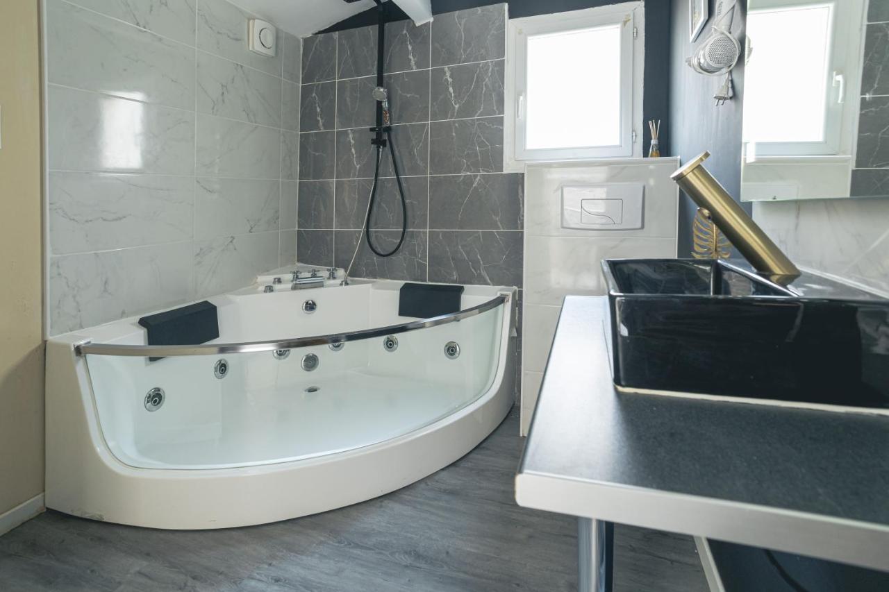 Апартаменти Jacuzzi Terrasse Centre Нарбонн Екстер'єр фото
